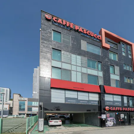 Geoje Sea Stay Pension Отели рядом с достопримечательностью «Колледж Кодже»