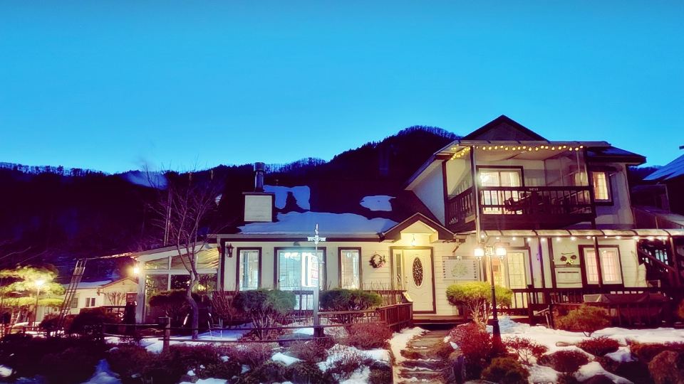 Hwacheon Paprika Pension Red
