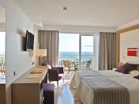 Hipotels Playa la Barrosa - Adults Only โรงแรมในชีคลานา เด ลา ฟรอนเตรา