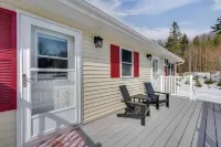 Walden Guest House on a Farm w/ Mountain View - Wifi