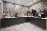 La Quinta Inn & Suites by Wyndham Atlanta Stockbridge - Aamiainen