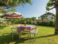 Cozy Garden Retreat Malemort Hotels in Malemort