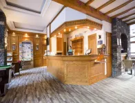 Alpine Base With Hot Tub & Pool
