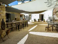 Château les Gardis Hotels in Lourmarin