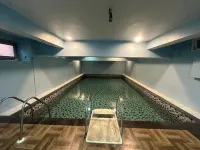 Hotel Mount Regency - Pools