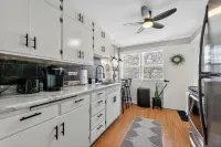 Central Haven - Luxury Stay Near MSU