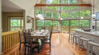 Lake Harmony Chalet w/ Hot Tub & Arcades Near Beaches, Ski & Trails Everpine Lodge by Avantstay - Country Houses