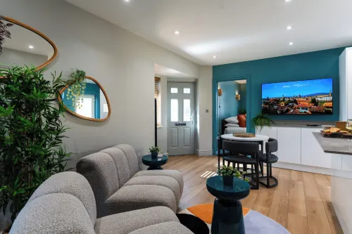 Woodstock - 3 Bed Luxury Bungalow House - Homestays