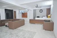 Purav Hotel