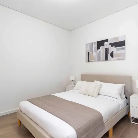 Freya & Frew - Balcony Apartment Near Central Market