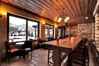 Vitina House - bar