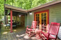 Pet-Friendly Otto Mountain Cabin w/ Fireplace! - Hot Tub