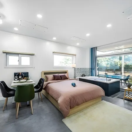 Gipei Wool Story Pension