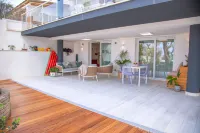 Marina Beach Apartments - balcony