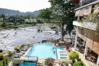 Hotel Elephant Bay - Pools