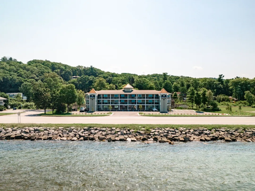 Gold Coast Inn - Traverse City, MI