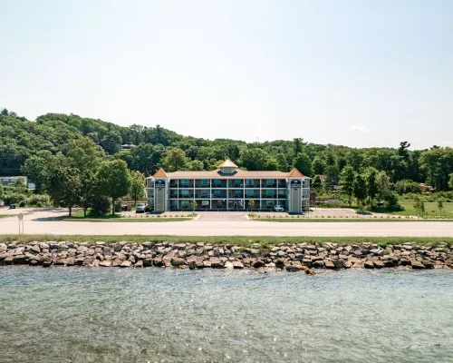 Kasa Gold Coast Inn Traverse City Hotels in Acme Township