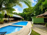 Viajero la Fortuna Hostel - piscina