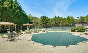 Luxe Helen Gem W/Hot Tub + Pool Access