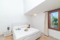 Feel So Good - Happy Rentals - Condos