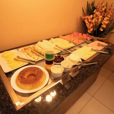 Ellus Hotel