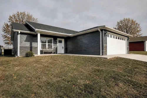 Serene & Modern Oasis - Newly Built, Attached Garage, Centrally Located