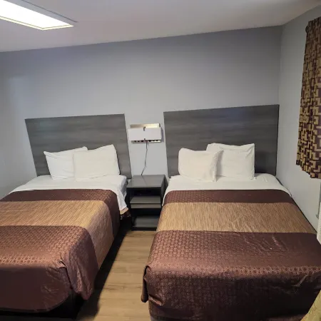 Plaza Motel