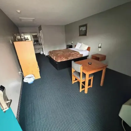 Relax Inn Dover Near Speedway