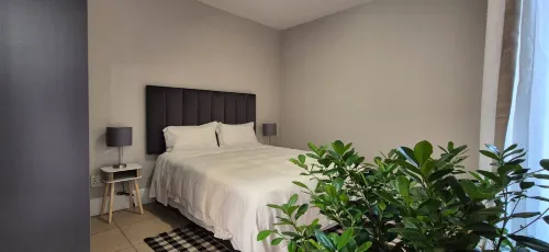 Cozy 2 Bedroom Cottage - Condos