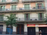 Hostal Balmes Centro Hôtels à proximité de : L'Eixample