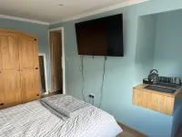 Studio- Sleeps 2- Free WiFi- Luxury Shower - Wifi