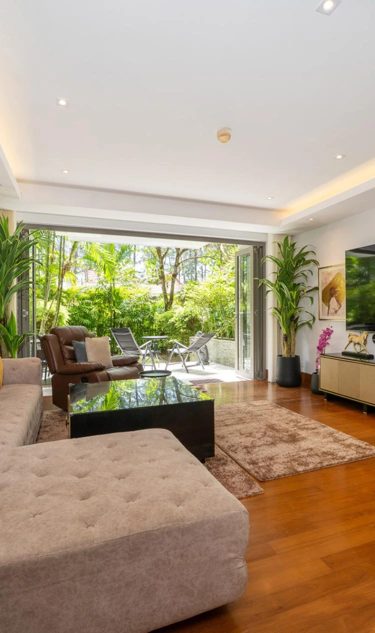 รูปภาพของNaithon beachfront apartment-pool, gym, restaurant