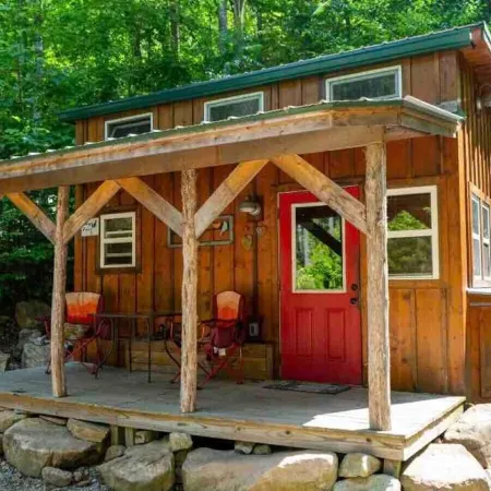 Discover Serenity at TinyFox Cabin: Your Perfect Getaway Surrounded by Nature