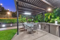 Resort Living < 10mins CBD ~ 2Bed / 2Bath / 1Car - Boutique