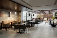 Holiday Inn Express & Suites PLAYA DEL CARMEN by IHG - parking