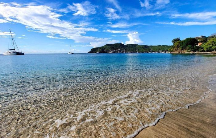 Stunning 3 Bed Villa Overlooking Friendship Bay