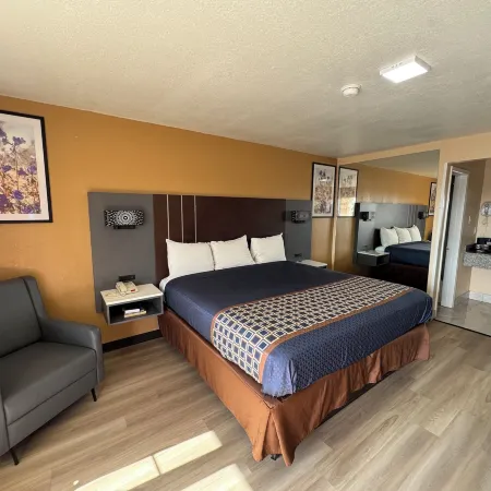Villa West Inn