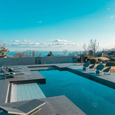 the salon IZUKOGEN Hotels & Resort Отели рядом с достопримечательностью «Железнодорожный вокзал Изу-Коген»
