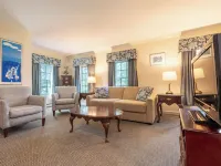 The Sparhawk Oceanfront Resort Hotels near Ogunquit Memorial Library