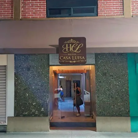 Hotel Casa Luisa Отели рядом с достопримечательностью «Восточный пассажирский автобусный терминал TAPO»