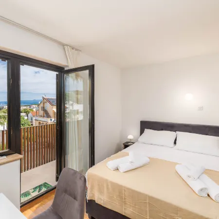 Charming Studio for 4 personst in Malinska with sea view