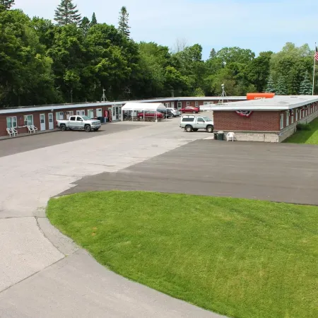 Budget Host Crestview Inn