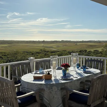 Nantucket Classic! 5 Bed/4 Bath Sconset Beach-Golf-Lighthouse
