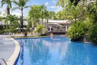 Hotel Riande Aeropuerto - piscina