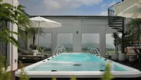 Noi Bai Horizon Hotel & Spa - Rooftop Pools
