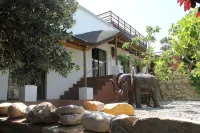 Mountain View Eco Lodge Montagu - parking