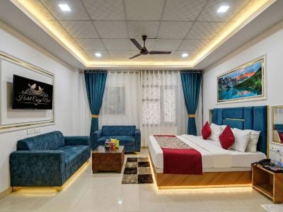 Hotel Cozy Nest Rohini