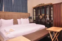 Eden Luxury Suites - 2-Star