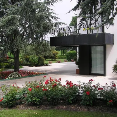 Hotel Giovanni Hotels near Centro Giotto Shopping Centre