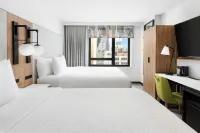 Fairfield Inn & Suites New York Manhattan/Times Square South - Pet friendly